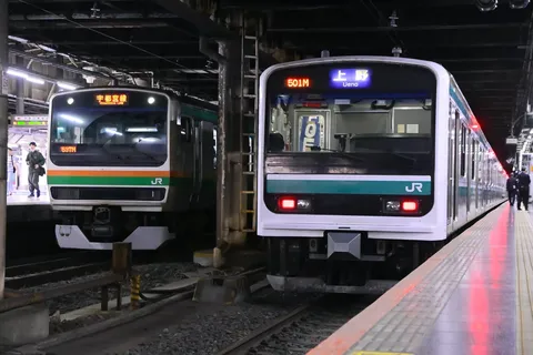 二つの顔を持つ、地下鉄の静けさ