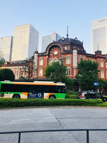 歴史と未来が交差する街角