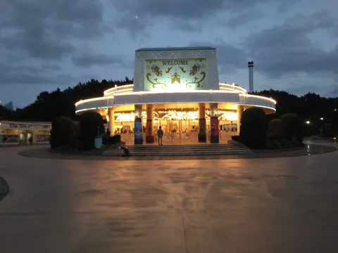夕闇に浮かぶ夢の入口