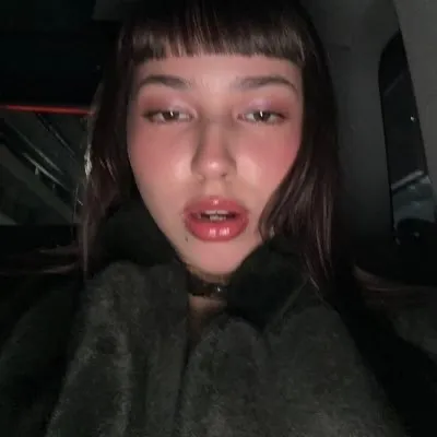 彼女のリップに吸い寄せられる