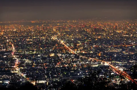 光が紡ぐ、夜の都市叙情詩