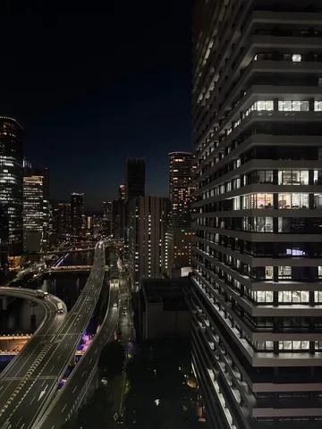 光が描く都市の夜景