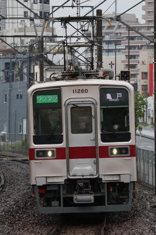 雨模様の通勤風景