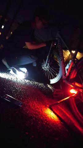 夜に灯る自転車の呼吸