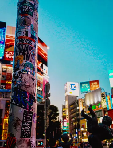 記憶宿る柱と都市の蒼