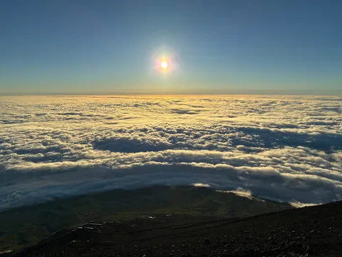 雲海に沈む夕日