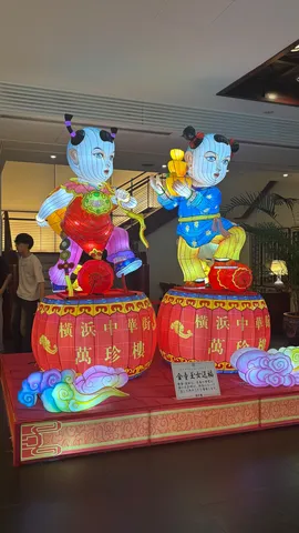 ランタンの光に照らされた異国情緒