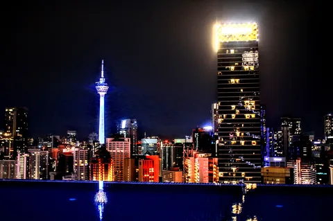夜景、屋上で水面が本気