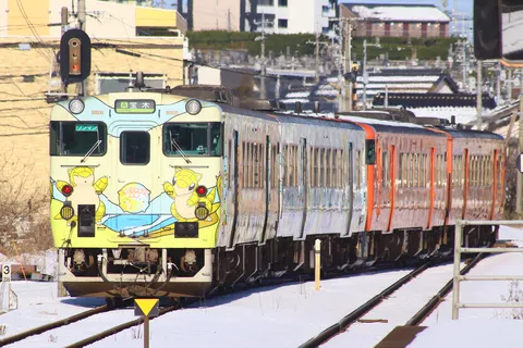 雪景色にまさかのサンド列車