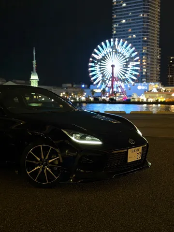 夜風とネオンの対話