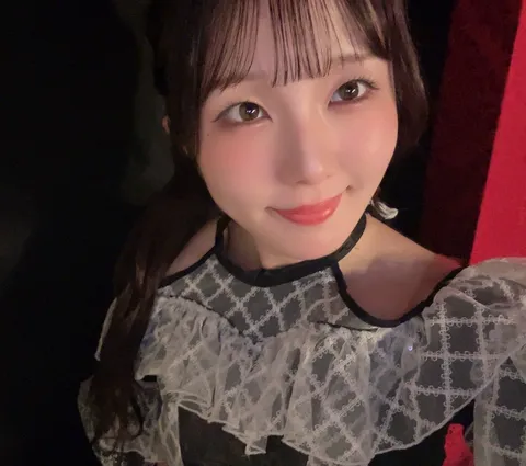 レース越しの柔らかな瞬間