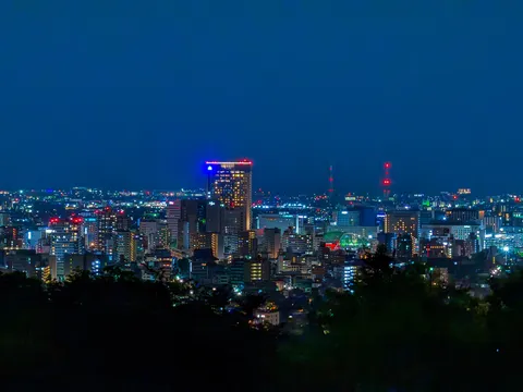 夜景に宿る青い鼓動