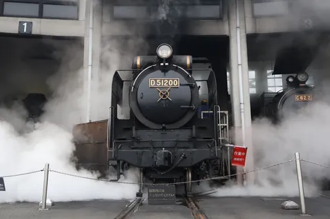 煙の向こうにD51の雄姿