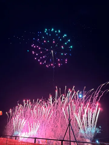 花火、全方位から攻めてきた