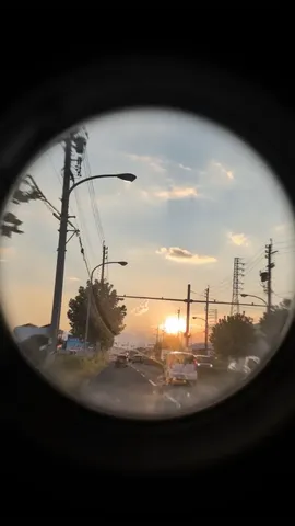 夕焼けに染まる、ロードムービー