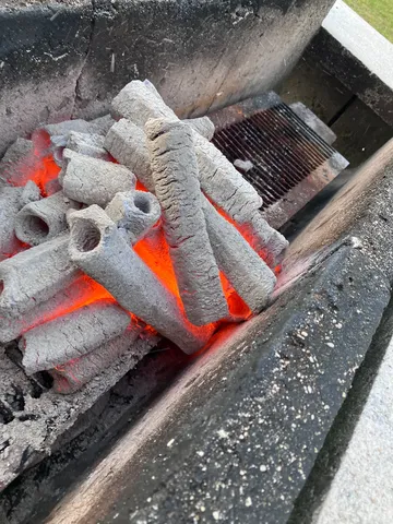 赤く燃える炭火の叙情