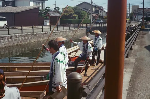 水辺のリズムと日常の風景