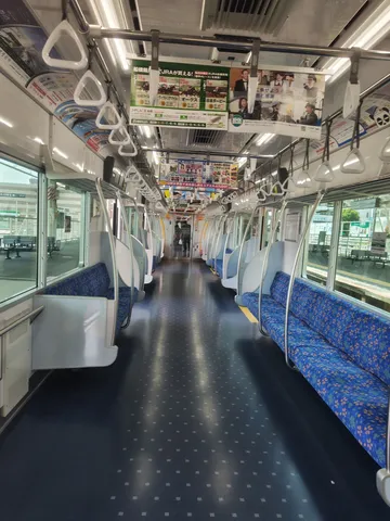 電車内の静かな時間