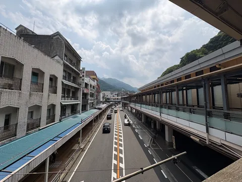路地に広がる穏やかな光景