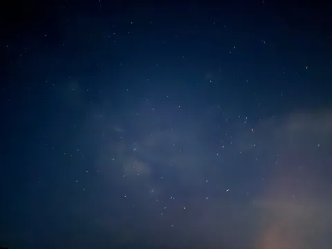 星空にひそむ静かな夜