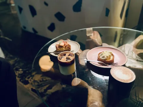 カフェタイムの甘い誘惑