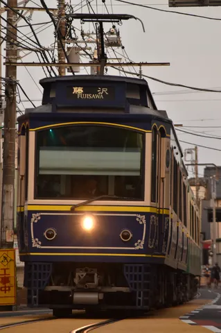 藤沢の夕暮れ路面電車