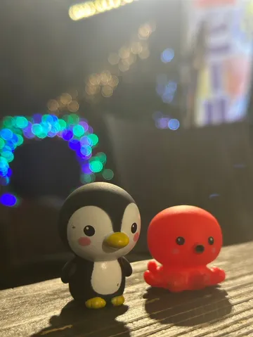 ペンギンとタコ、夜のイルミネーション