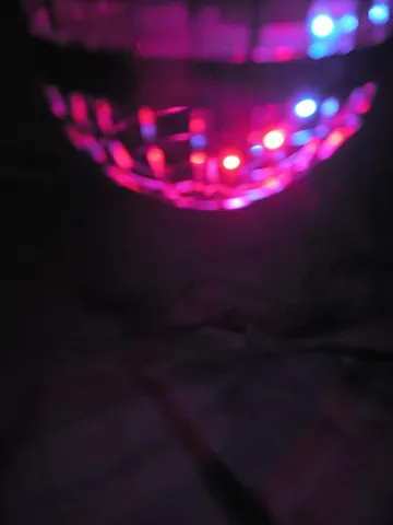 光の粒が踊る夜