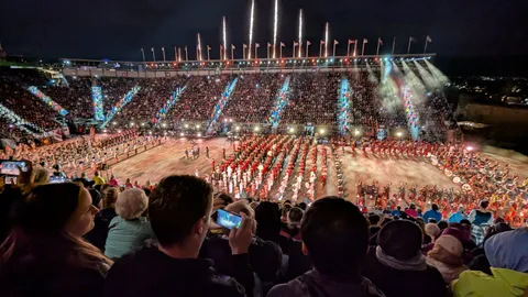 炎と炎と炎！祭りの夜は最高潮！