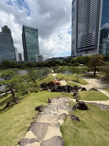 都会のオアシス、静寂の庭園