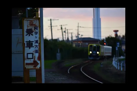 列車の光が…