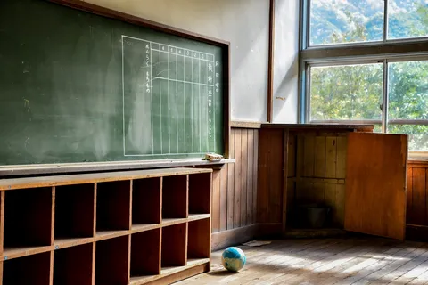 忘れられた教室の静かな時間