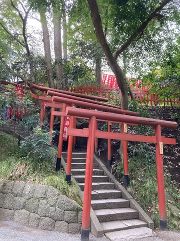 鳥居が連なる幻想的な参道