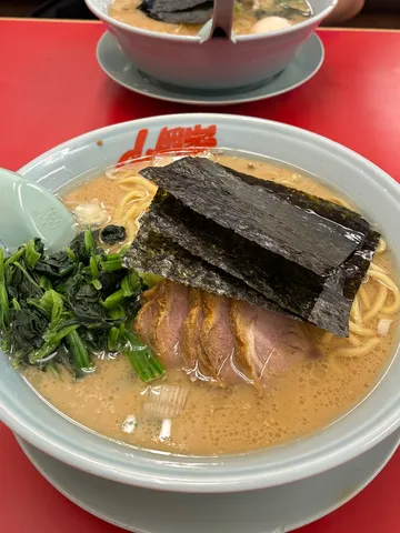 海苔と緑が映える一杯