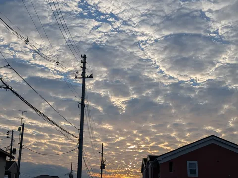 雲の隙間から差し込む光