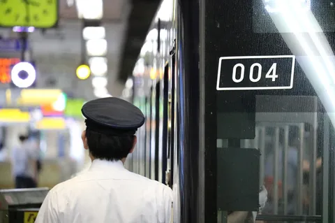 004号車、発車します！
