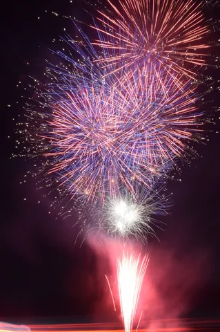 夜空を彩る光の祭典