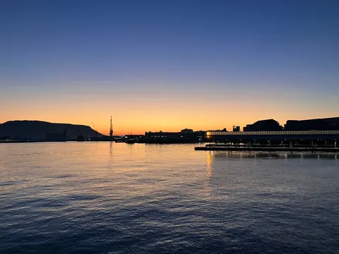 空と水面のグラデーション