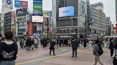 スクランブル交差点の群像劇