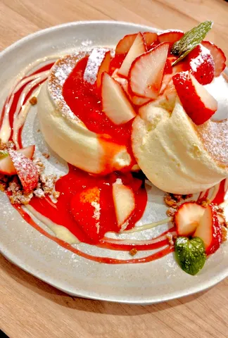 ふわふわ苺パンケーキの彩り