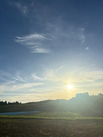 夕暮れの農地の叙情