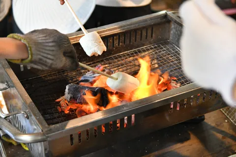 ゆらめく炎と白い甘味