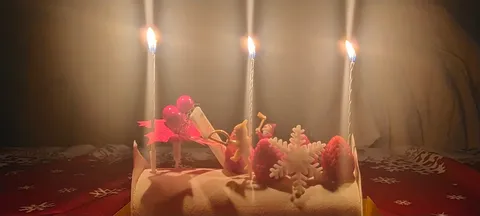 ろうそくの灯りが温かいクリスマスの余韻