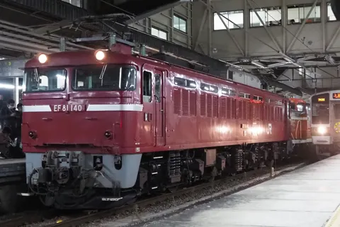 機関車、今日もキメ顔