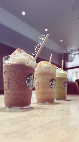 カフェタイムの甘い瞬間