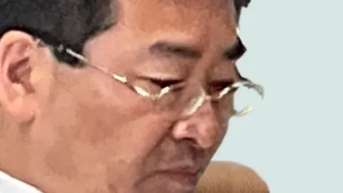 真剣な眼差しに宿る知性