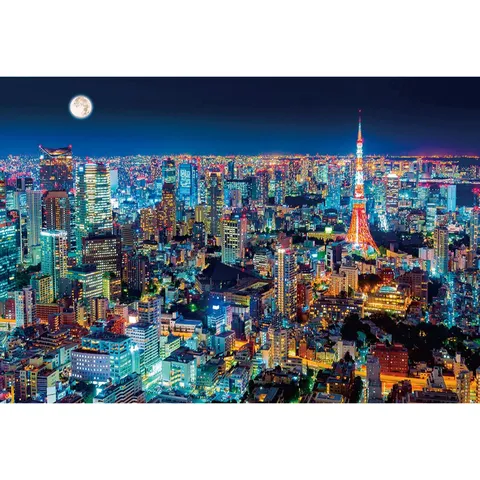 月とタワー、煌めく光の海