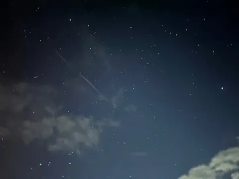 夜空に瞬く星屑たち