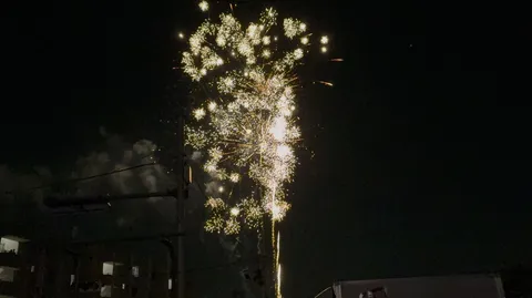 夜空を彩る花火の輝き