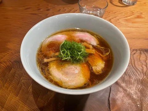 醤油スープと緑の山